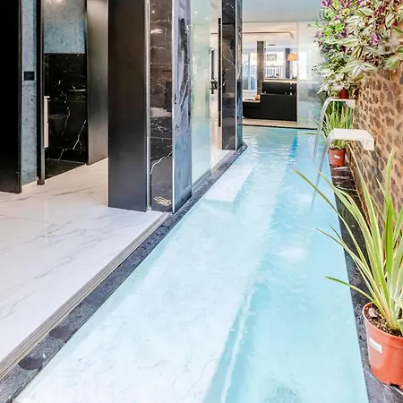 Apartment In With Sauna Lido di Camaiore
